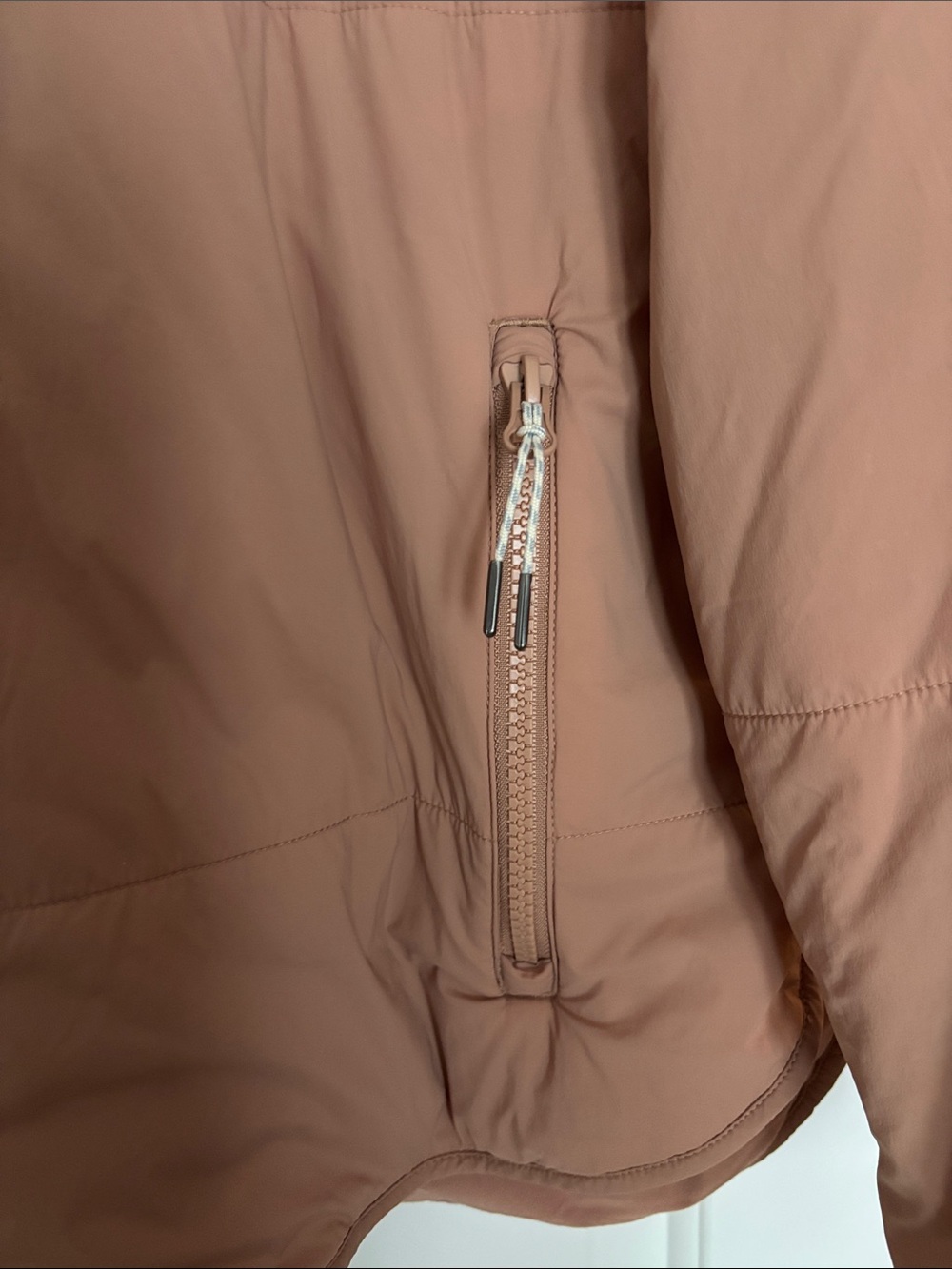 Vuori Canyon Insulated Jacket Rose Pink - Classic Zip Front - Picture 7 of 8